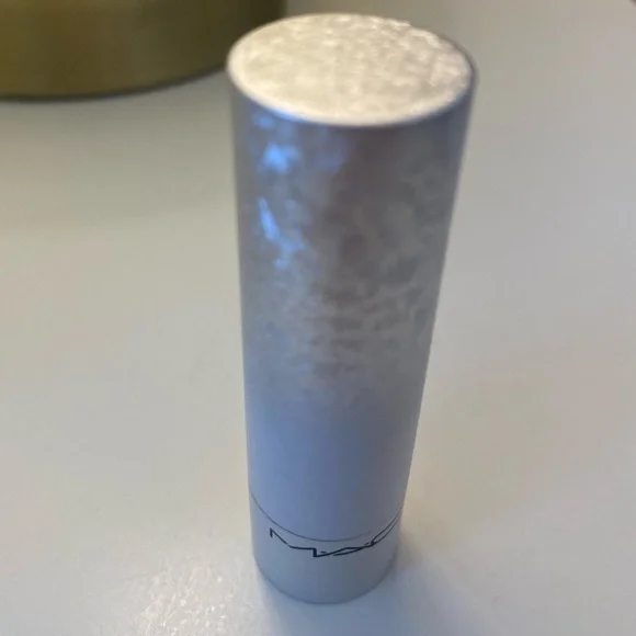 MAC Fizzy Feels Lip Balm- Shiver Shimmy-NWOB - Picture 4 of 4